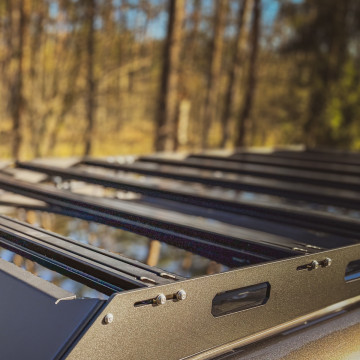 Toyota Land Cruiser 95 low profile aluminium roof rack