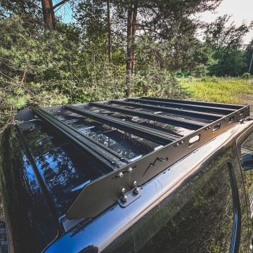 Niskoprofilowy bagażnik dachowy Suzuki Jimny