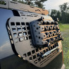Zewnętrzny panel MOLLE do Suzuki Jimny 1998–2018 zamontowany na bagażniku dachowym Offroad-Mania